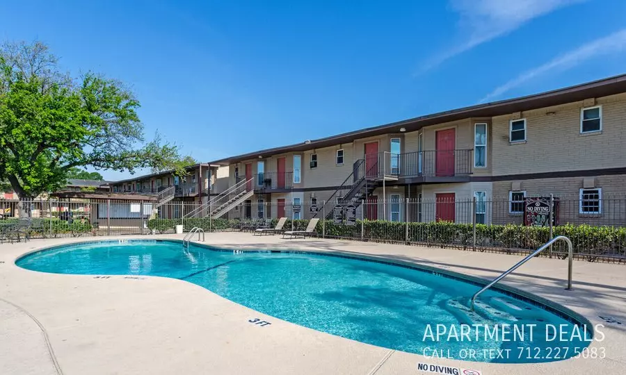 1016 South Wayside Drive, Houston, TX 77023 photo 5
