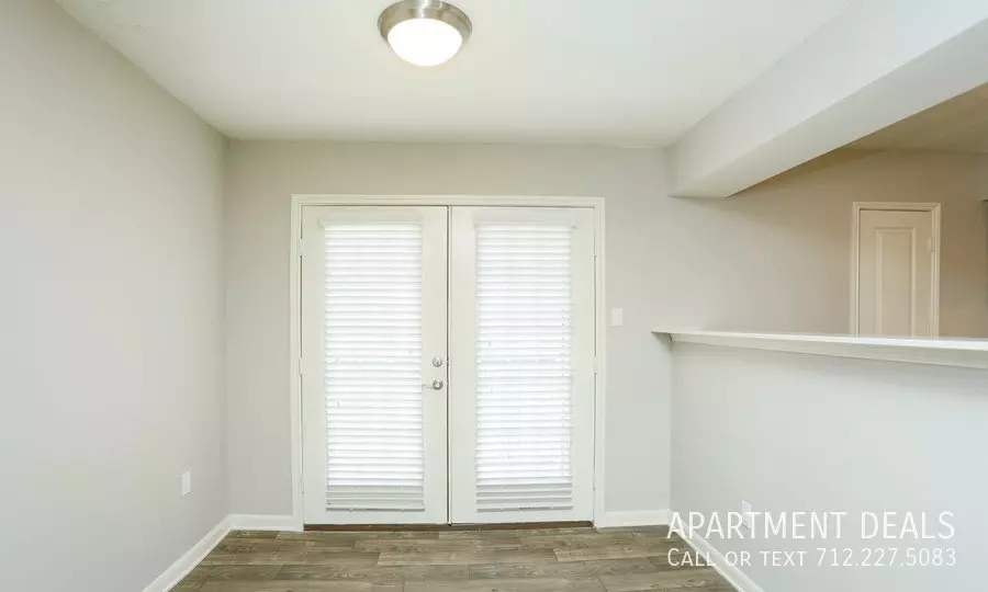 1021 Country Place Drive, Houston, TX 77079 photo 2
