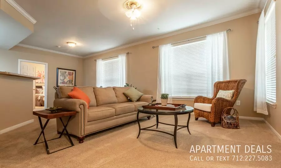 10227 Centrepark Drive, Houston, TX 77043 photo 2