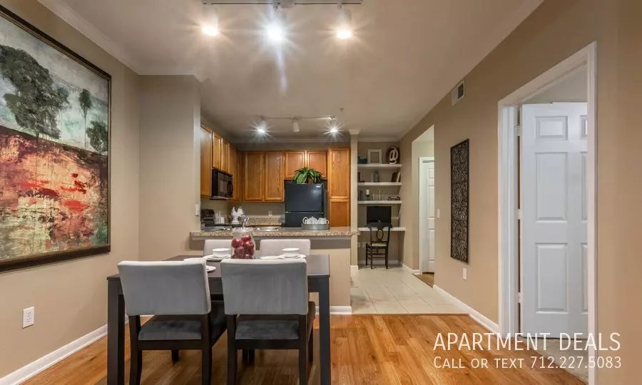 10227 Centrepark Drive, Houston, TX 77043 photo 4