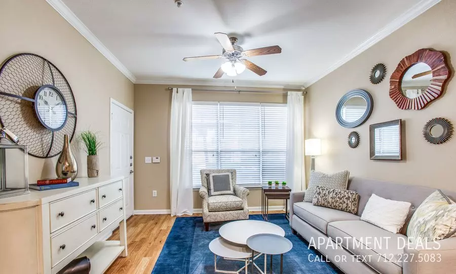 10227 Centrepark Drive, Houston, TX 77043 photo 5