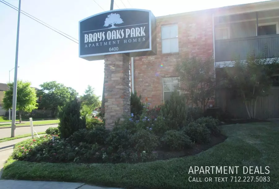 1024 Sandpiper Drive, Houston, TX 77096 photo 3
