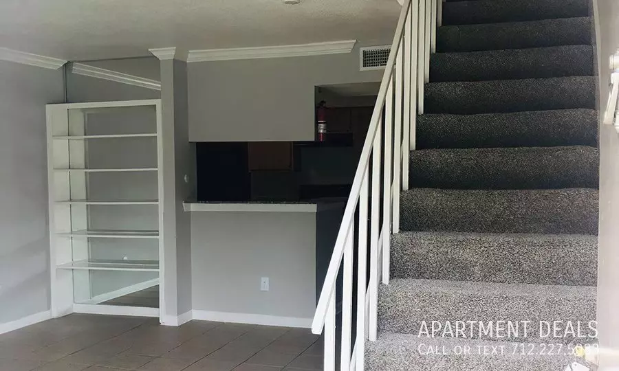 10307 Sandpiper Drive, Houston, TX 77096 photo 3