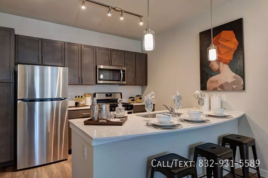 1035 Seamist Dr photo 3