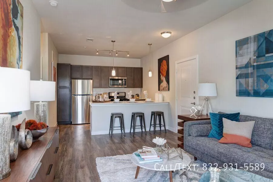 1035 Seamist Dr photo 2
