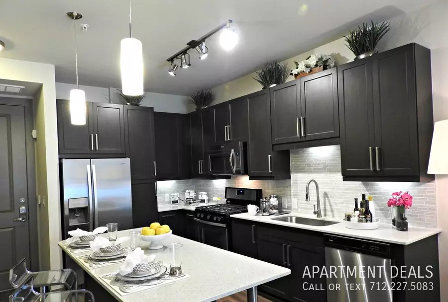 10408 Town And Country Way, Houston, TX 77024 photo 3
