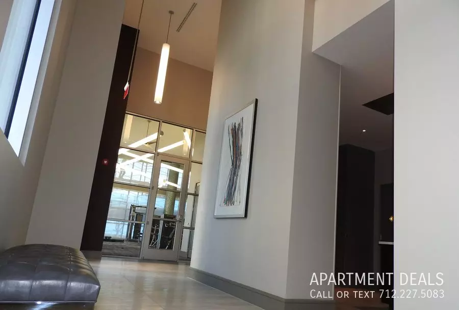 10411 Town And Country Way, Houston, TX 77024 photo 2