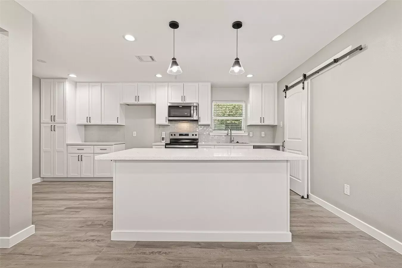 10531 Royal Oaks Drive, Houston, TX 77016 photo 2