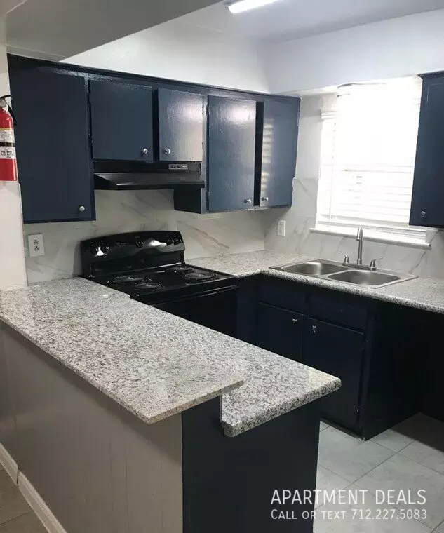 10606 South Post Oak Road, Houston, TX 77035 photo 4