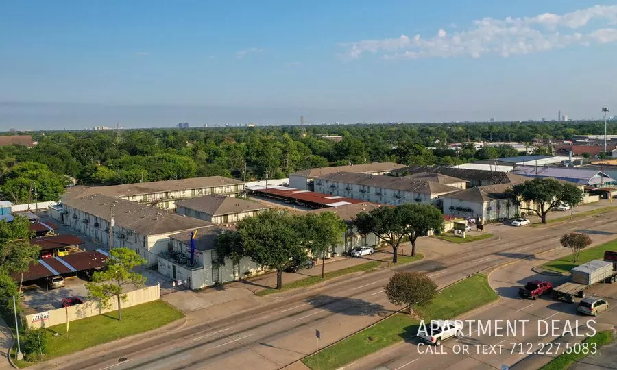 10606 South Post Oak Road, Houston, TX 77035 photo 5