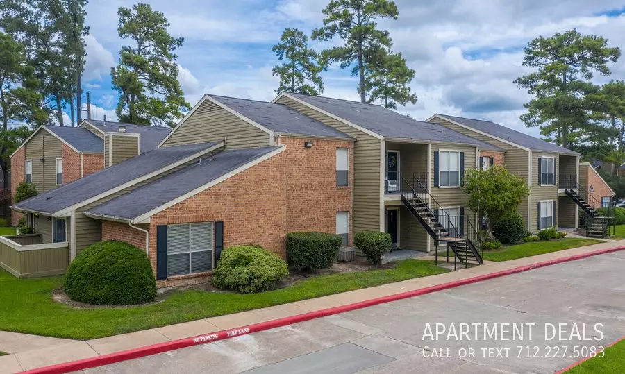 10716 Greencreek Drive, Houston, TX 77070 photo 4