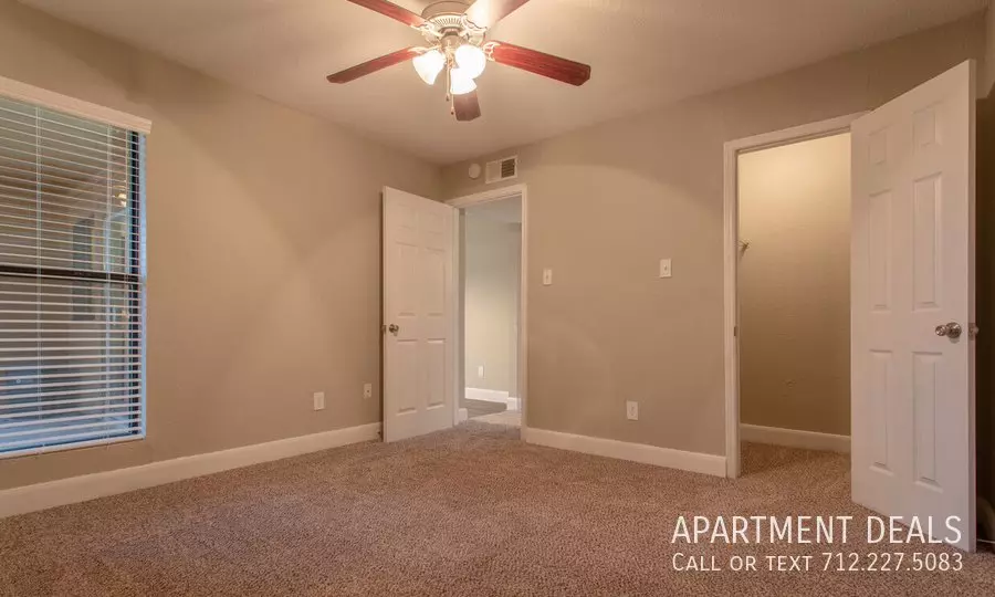 10931 Briar Forest Drive, Houston, TX 77042 photo 4