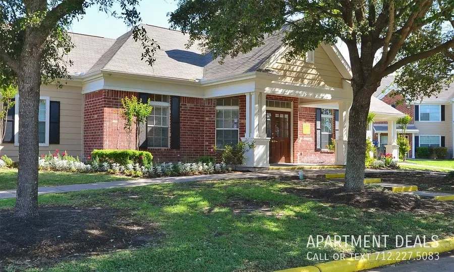 11-24 Rio Bonito Drive, Houston, TX 77083 photo 4