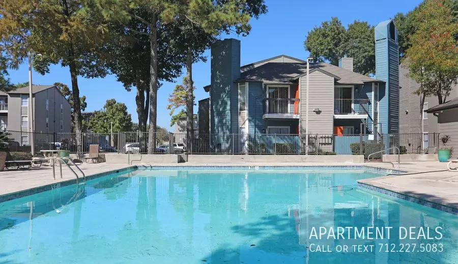 11 Clear Valley Drive, Houston, TX 77014 photo 3