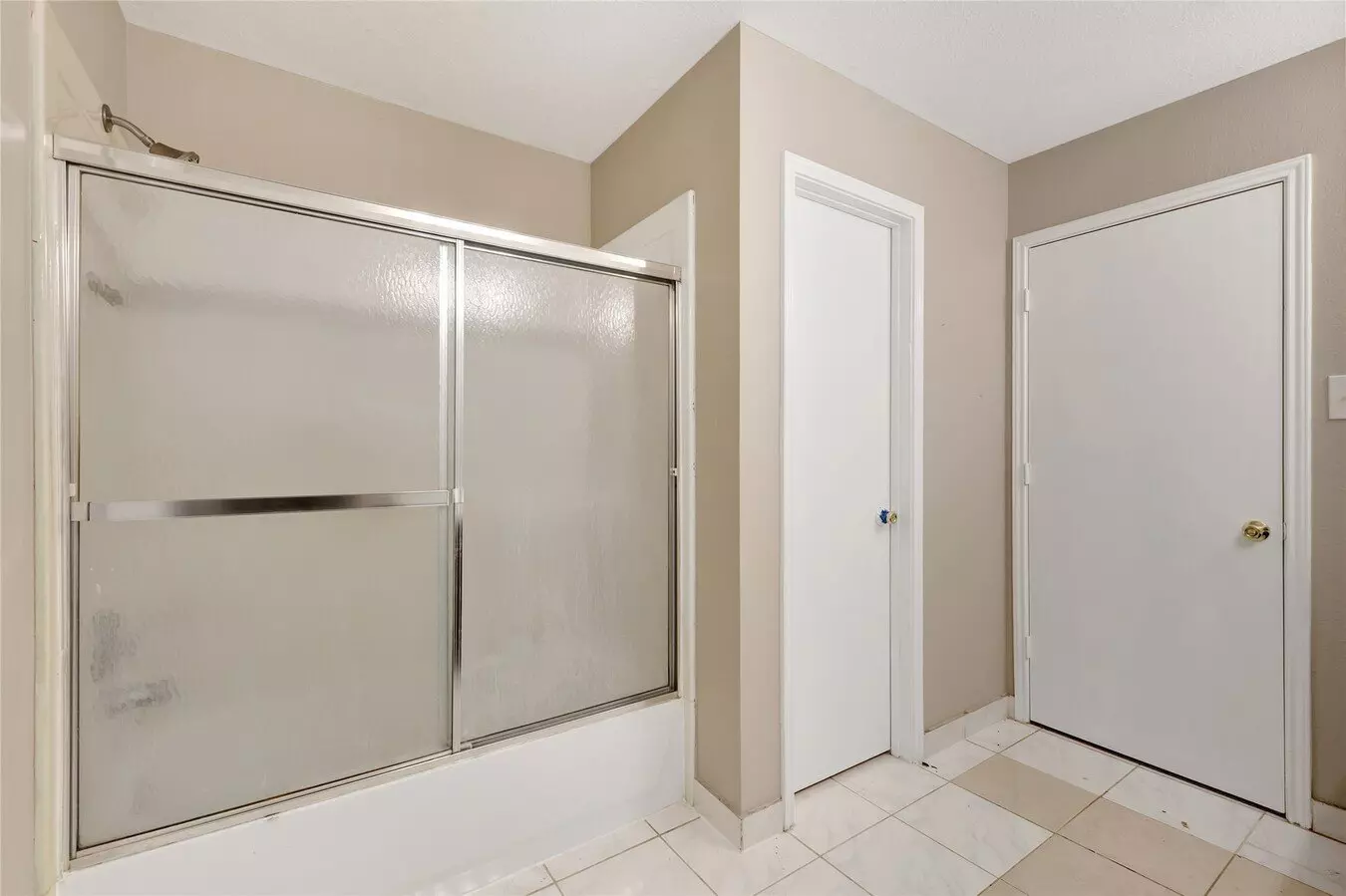 11019 Cayman Mist Drive, Houston, TX 77075 photo 2