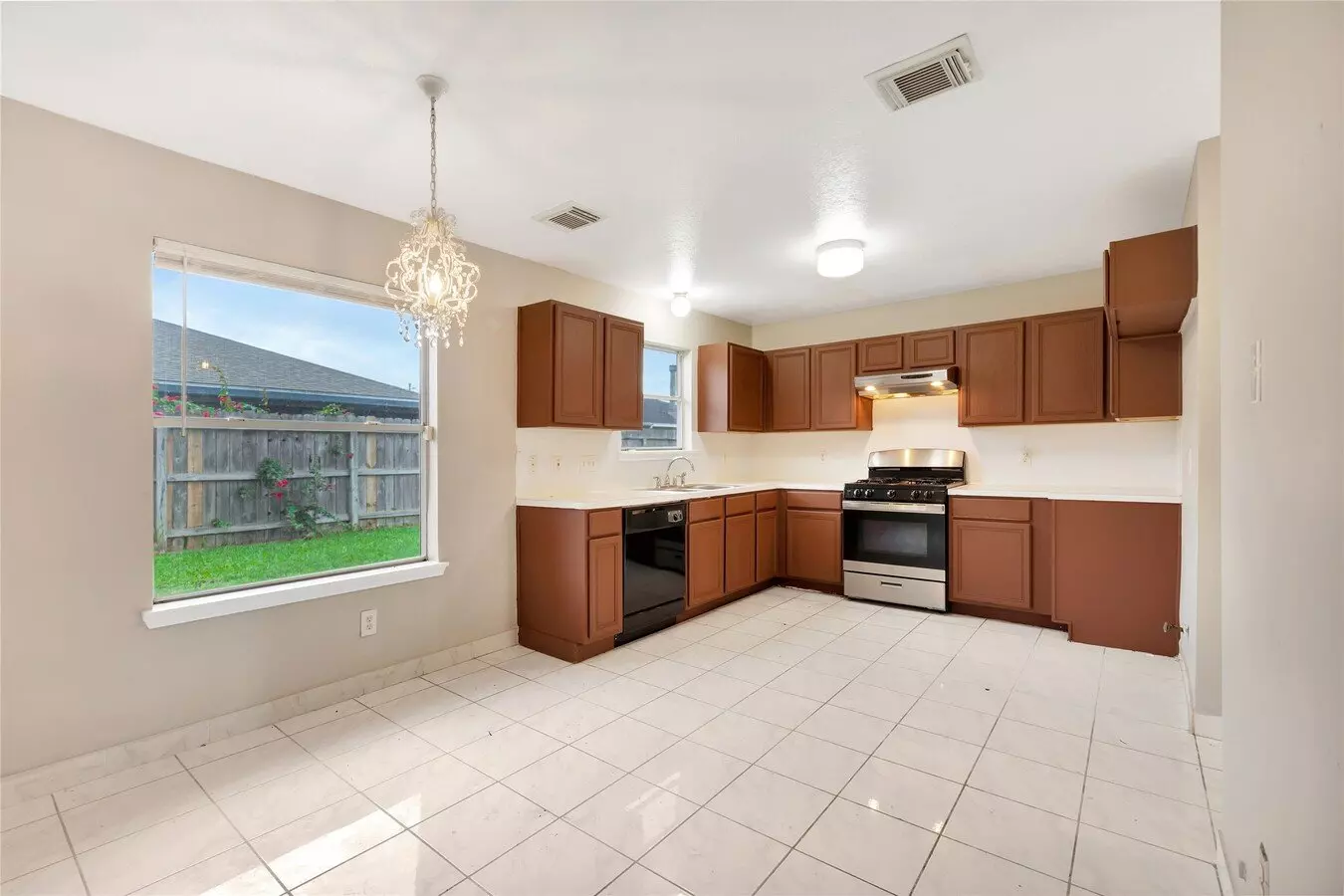 11019 Cayman Mist Drive, Houston, TX 77075 photo 3