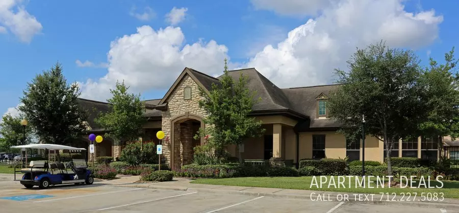 11207 Veterans Memorial Drive, Houston, TX 77067 photo 5