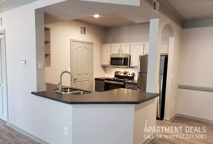 11218 Westpark Drive, Houston, TX 77042 photo 3