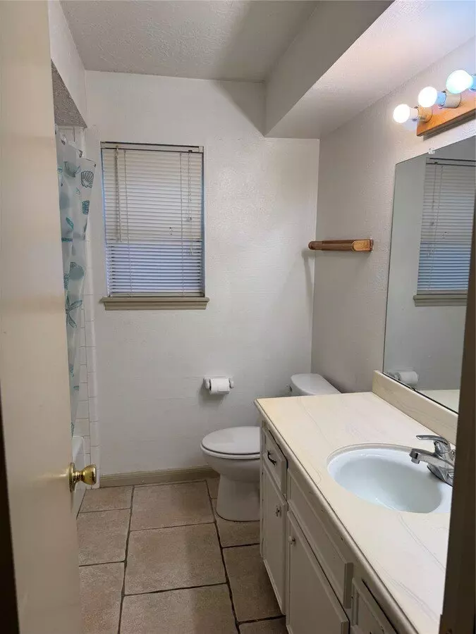 11230 Angelique Drive, Houston, TX 77065 photo 2