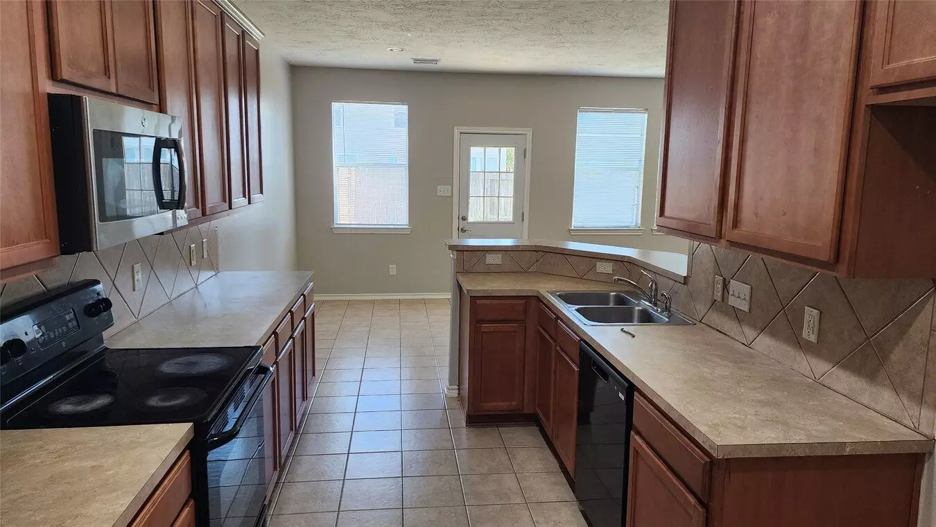 11430 Hackmatack Way, Houston, TX 77066 photo 3