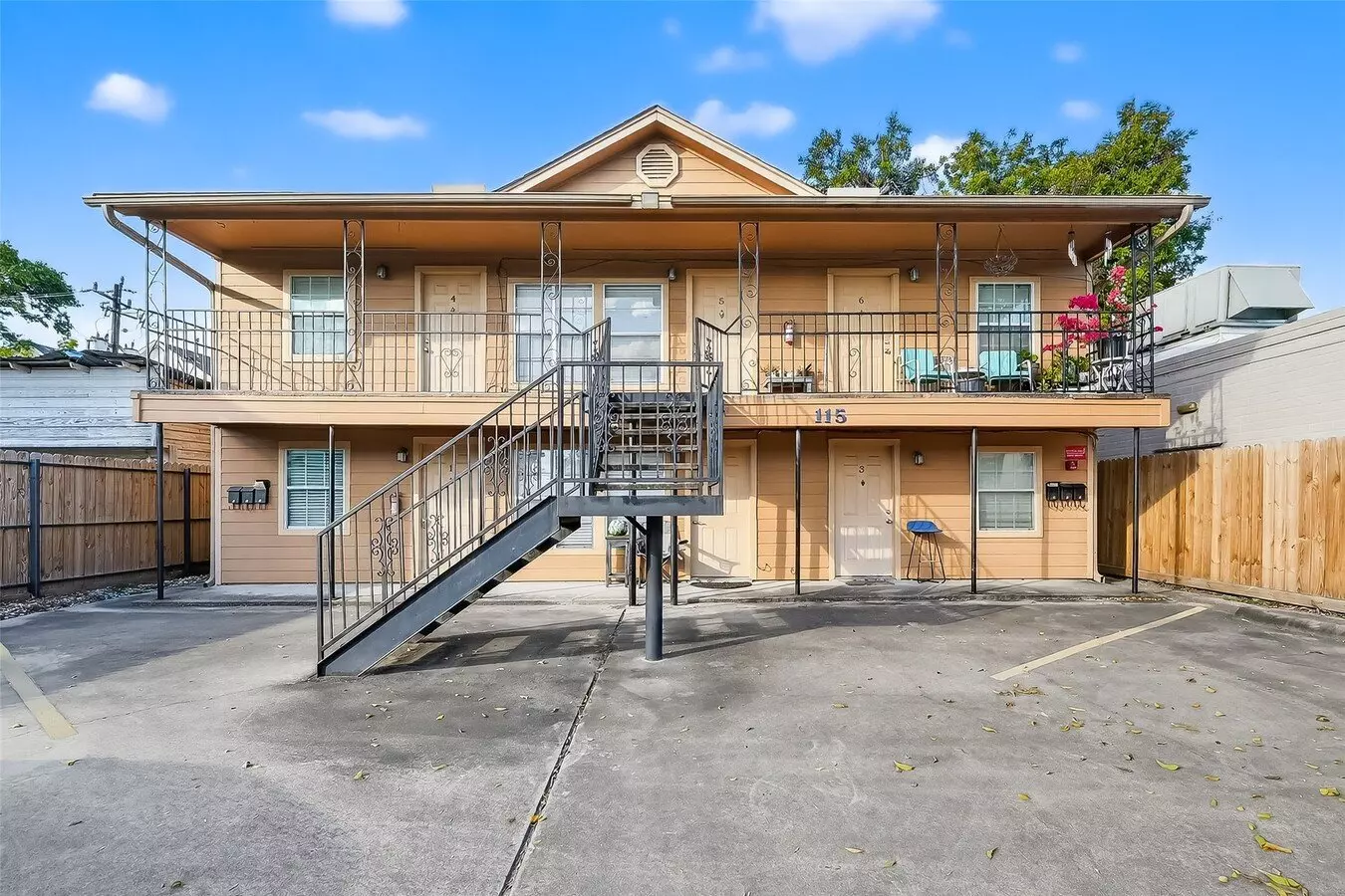 115 Aurora Street, Houston, TX 77008 photo 2