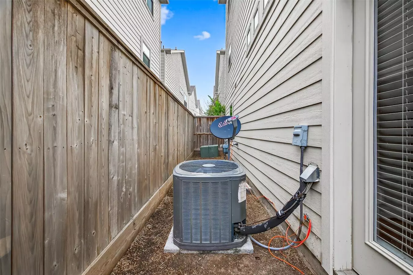 11510 Main Ash Dr photo 4
