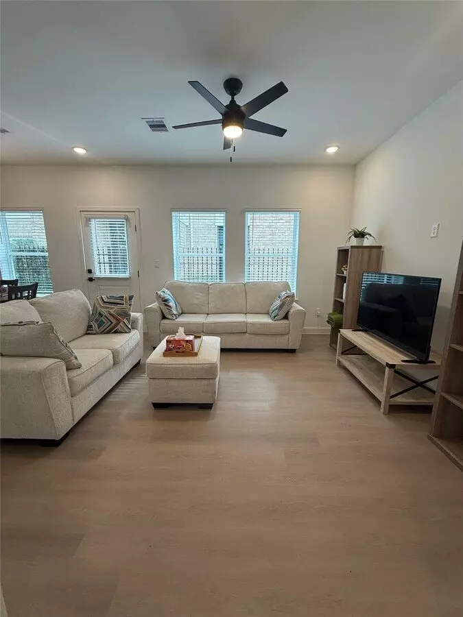 11621 Waldemar Drive, Houston, TX 77077 photo 4