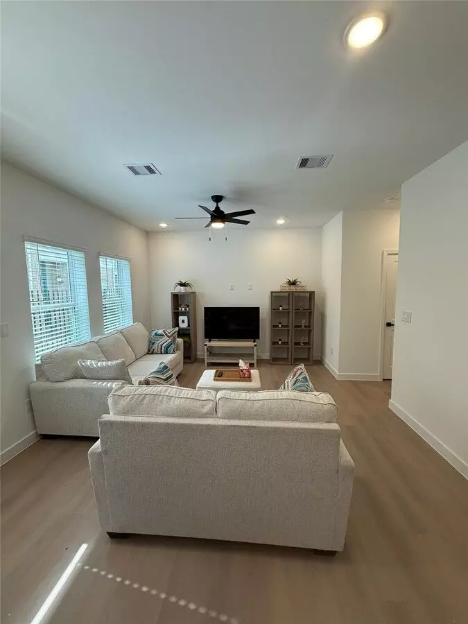 11621 Waldemar Drive, Houston, TX 77077 photo 5