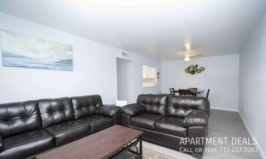 11816 Algonquin Drive, Houston, TX 77089 photo 3