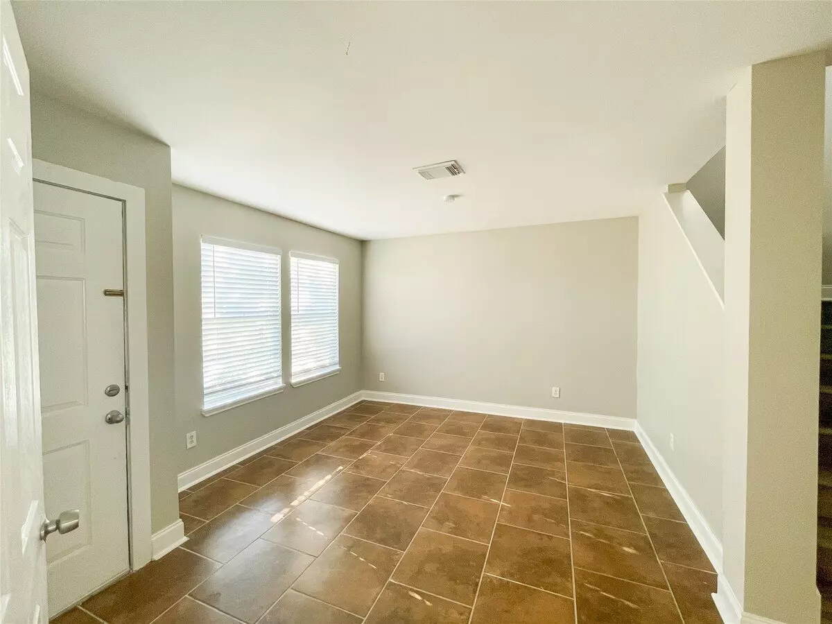 11913 Long Wood Garden Drive, Houston, TX 77047 photo 2