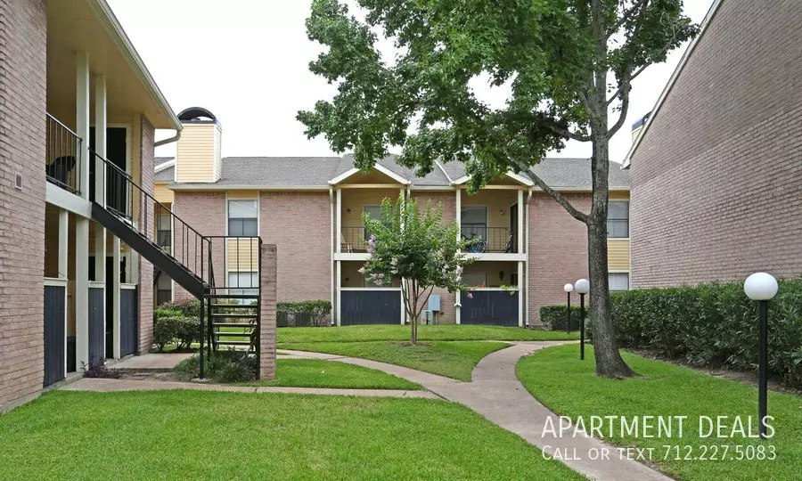 11916 Thoroughbred Drive, Houston, TX 77065 photo 3
