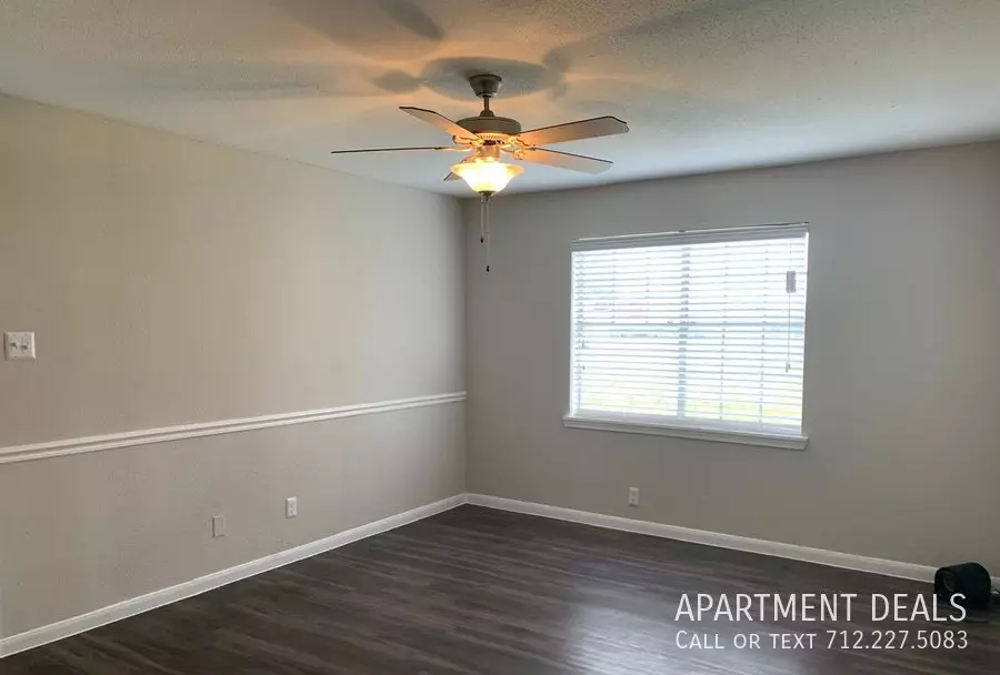 11917 Martin Luther King Boulevard, Houston, TX 77048 photo 3