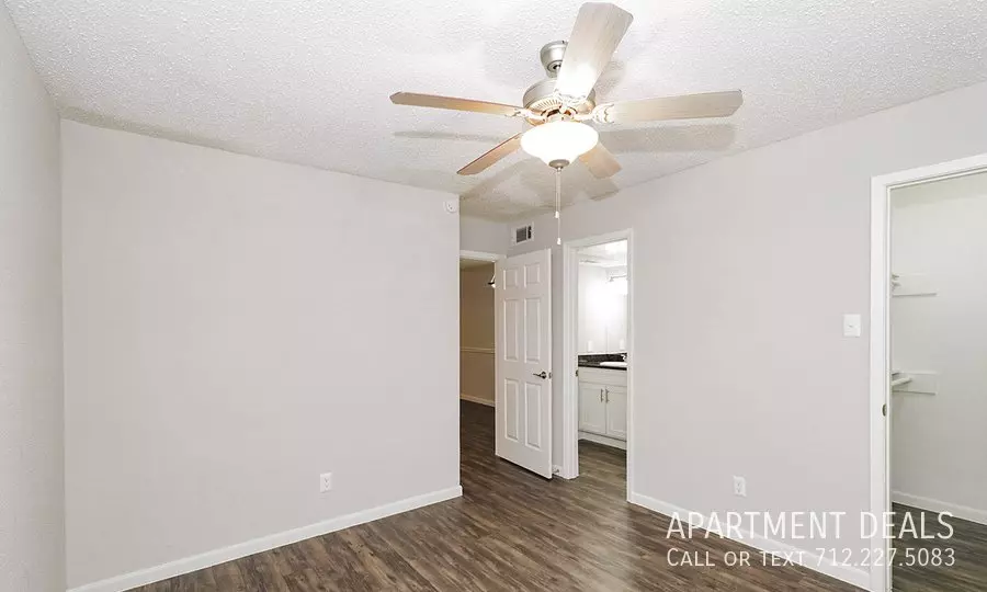11917 Martin Luther King Boulevard, Houston, TX 77048 photo 4