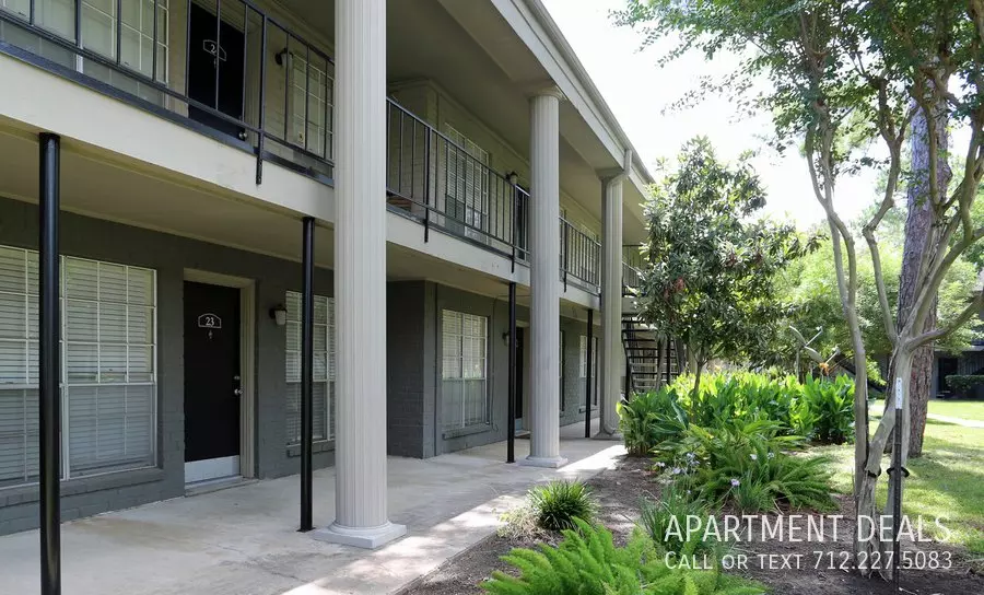 1208 Seagler Road, Houston, TX 77042 photo 4