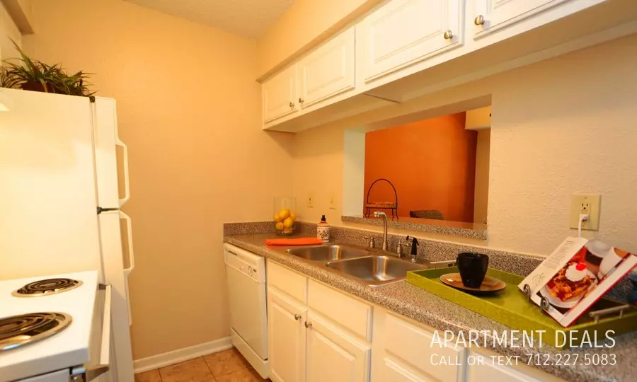 1208 Seagler Road, Houston, TX 77042 photo 5