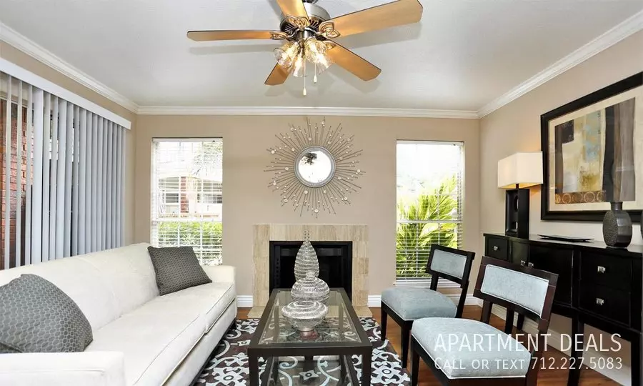 121 Creekbend Drive, Houston, TX 77071 photo 4