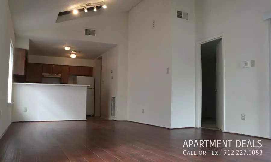 12245 Sunset Meadow Lane, Houston, TX 77035 photo 2