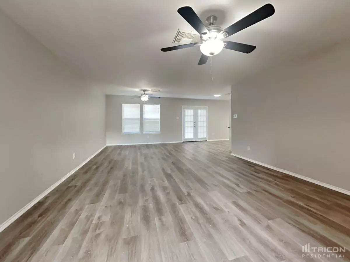 12443 Sterlingstone Drive, Houston, TX 77066 photo 2