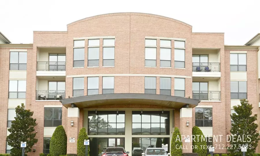 1261 North Post Oak Road, Houston, TX 77055 photo 4