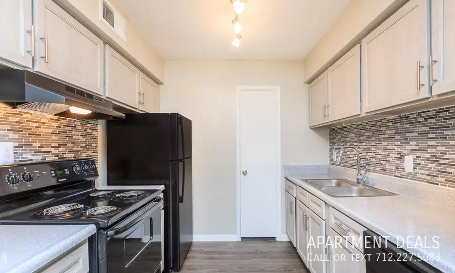 129 Winkler Drive, Houston, TX 77087 photo 4