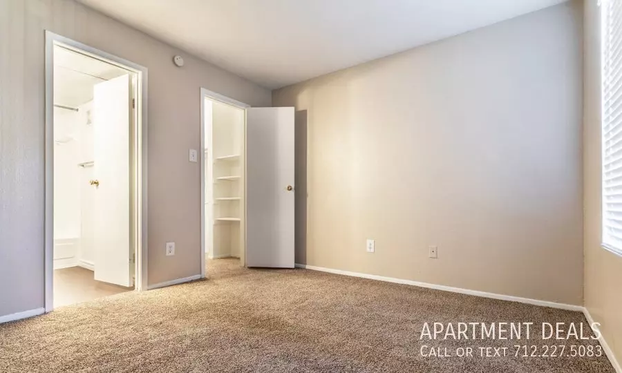 13 South Drive, Houston, TX 77099 photo 2