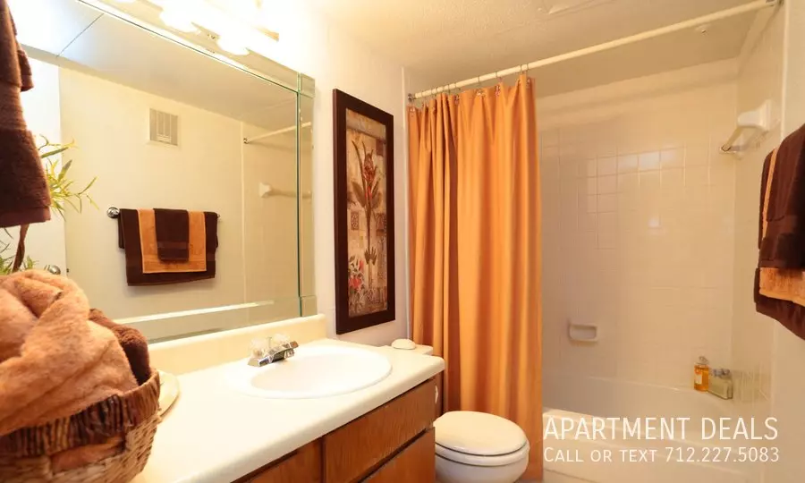 13 South Drive, Houston, TX 77099 photo 5