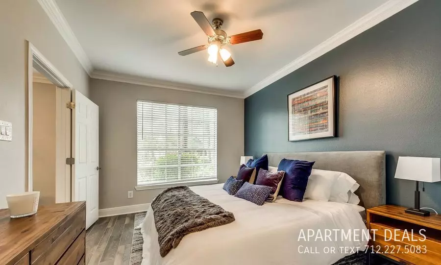 13056 Champions Park Drive, Houston, TX 77069 photo 2