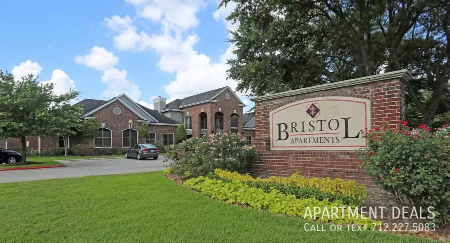 1309 Grand Plaza Drive, Houston, TX 77067 photo 2