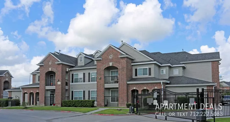 1309 Grand Plaza Drive, Houston, TX 77067 photo 4