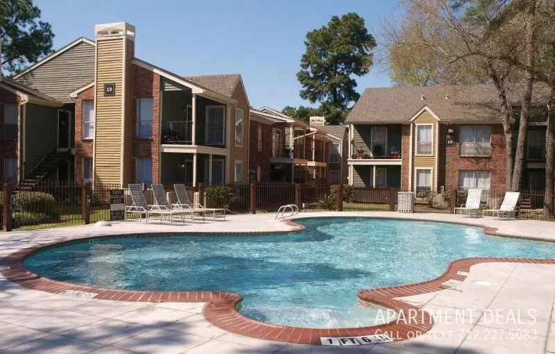 13161 Woodforest Boulevard, Houston, TX 77015 photo 2
