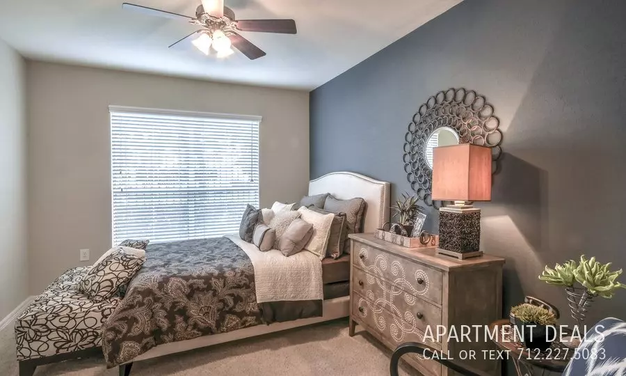 1319 Hermann Drive, Houston, TX 77004 photo 2