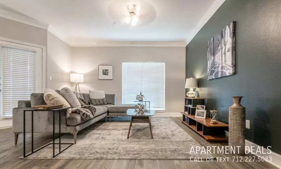 13228 Champions Center Drive, Houston, TX 77069 photo 4