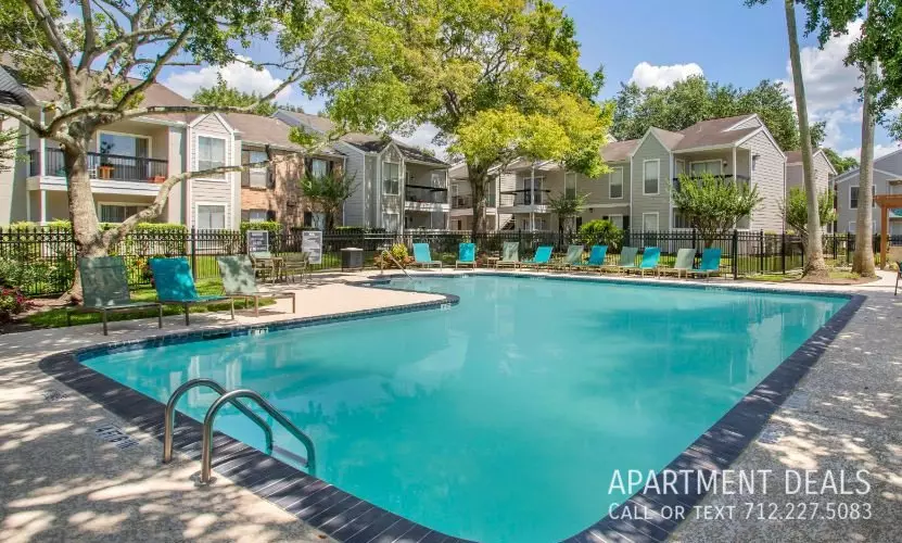 1341 Silverado Drive, Houston, TX 77077 photo 2