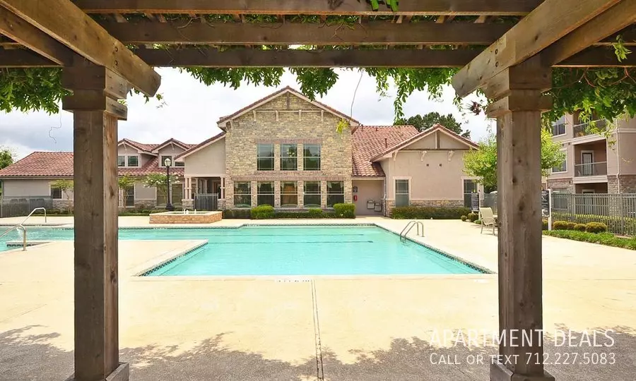 137 Aldine Bender Road, Houston, TX 77060 photo 4